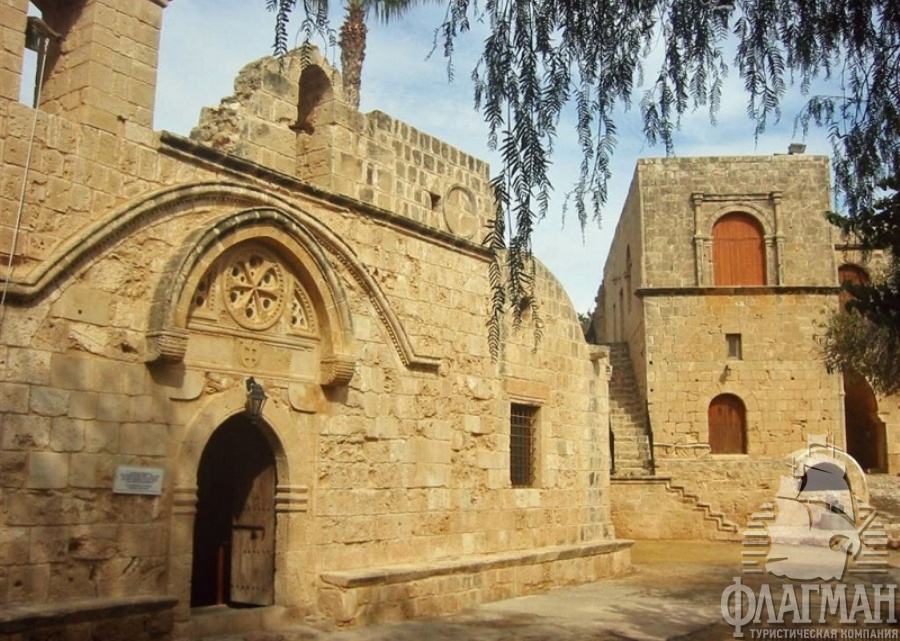 Монастырь Айяс Напас на Кипре