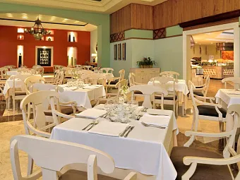 IBEROSTAR ROSE HALL BEACH 5*