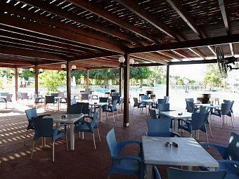 Отель ADELAIS BAY HOTEL 3*