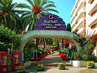 Вход в отель GUITART CENTRAL PARK RESORT & SPA 3*