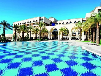Бассейн в отеле KEMPINSKI HOTEL THE DOME 5*