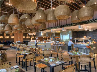 Отель CROWNE PLAZA ABU DHABI YAS ISLAND 5*