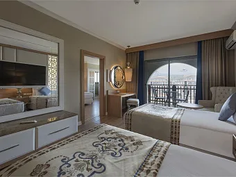   Отель QUATTRO BEACH RESORT & SPA 5*