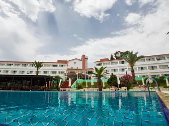 Отель ADELAIS BAY HOTEL 3*