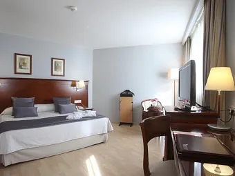 Отель GOLDEN TULIP ANDORRA FENIX HOTEL 4*