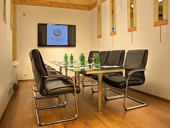 Отель MAJESTIC PLAZA 4*