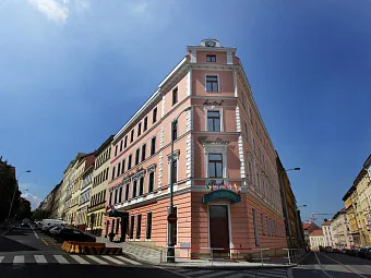 CARLTON 4*