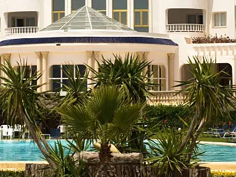 Отель GOLDEN TULIP TAJ SULTAN 5*