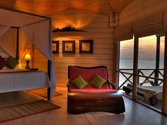 Отель KOMANDOO ISLAND RESORT 4*