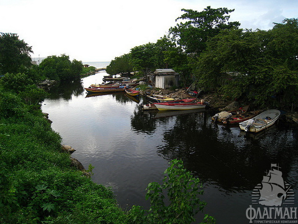 Негрил расположен у одноимённой реки - Negril River.
