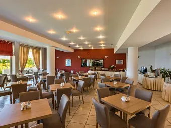 Отель NIFOREIKA BEACH HOTEL & BUNGALOWS 3*
