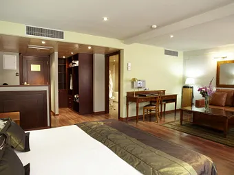 Отель PLAZA ANDORRA LA VELLA 5*