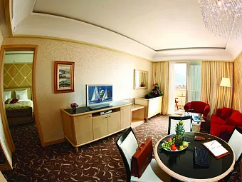 Отель SPLENDID BEACH RESORT 5*. Junior Suite.
