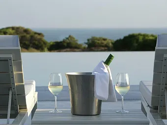 THE OITAVOS 5*