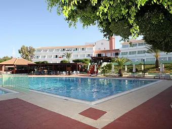 Отель ADELAIS BAY HOTEL 3*