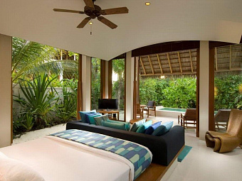 Deluxe Beach Villa   CONRAD MALDIVES RANGALI ISLAND 5*