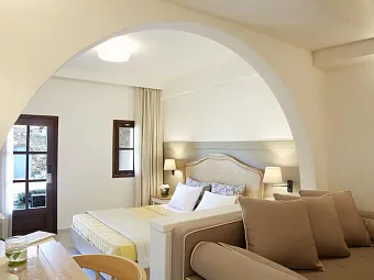 Отель SIMANTRO BEACH 4*