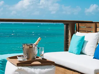 Отель LE PARADISE COVE HOTEL & SPA, A BOUTIQUE RESORT 5*