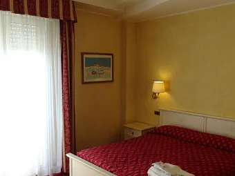 IMPERIAL BEACH 4*