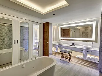   Отель ROYALTON BAVARO RESORT & SPA 5*