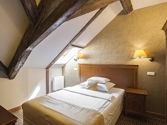 Отель MAJESTIC PLAZA 4*