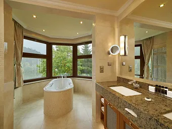  Отель RETRO RIVERSIDE 5*