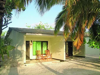 Rooms block со стандартными номерами BeachFront Room.