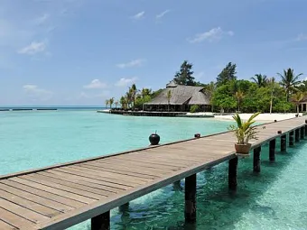Отель KOMANDOO ISLAND RESORT 4*