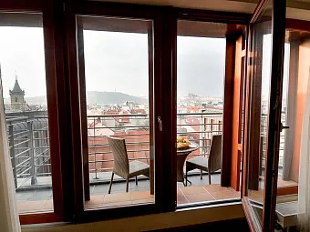 Отель MAJESTIC PLAZA 4*