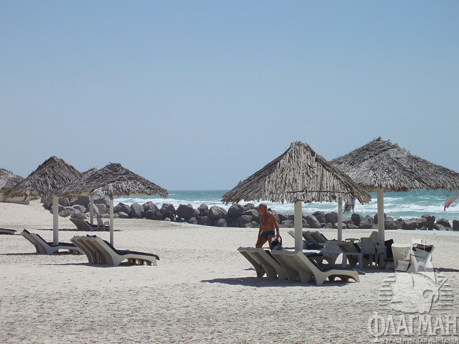 Пляж Умм-эль-Кувейна