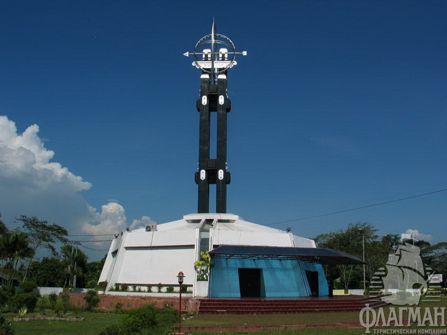 Equator Monument в местечке Понтианак.