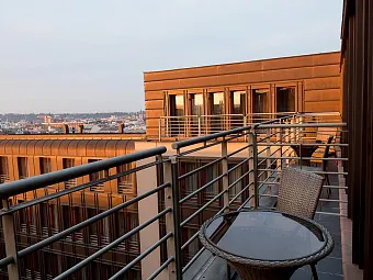 Отель MAJESTIC PLAZA 4*