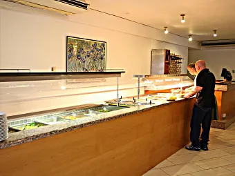Отель ADELAIS BAY HOTEL 3*