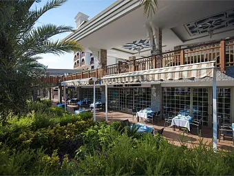   Отель QUATTRO BEACH RESORT & SPA 5*