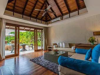 Deluxe Sunset Beach Villa With Pool