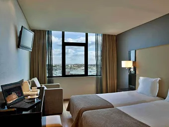 Отель TURIM ALAMEDA HOTEL 4*
