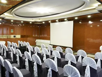 Отель HOLIDAY INN ANDORRA LA VELLA 5*
