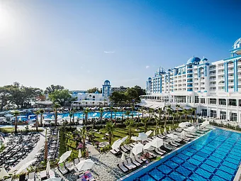 Отель RUBI PLATINUM SPA RESORT & SUITE 5*