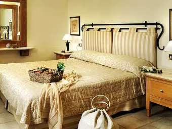 Отель Aldemar Royal Mare & Suites 5*