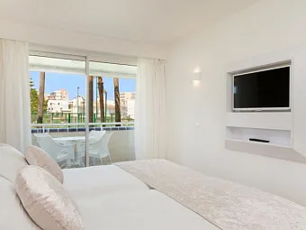 Отель IBEROSTAR CRISTINA 4*