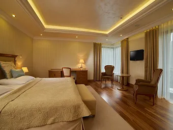  Отель RETRO RIVERSIDE 5*