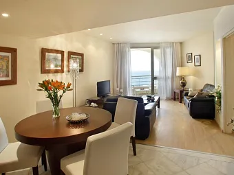Отель GOLDEN COAST HOTEL 4*