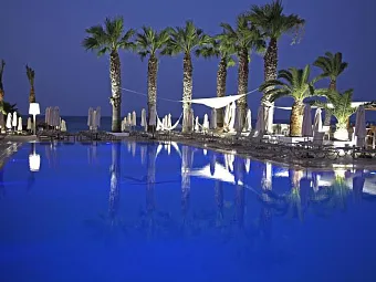  Отель VRISSIANA BEACH HOTEL 4*