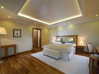  Отель RETRO RIVERSIDE 5*