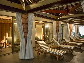 Отель DASSIA CHANDRIS 4*