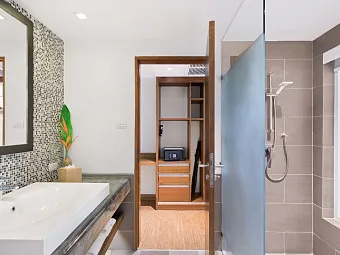 Deluxe Balcony Room