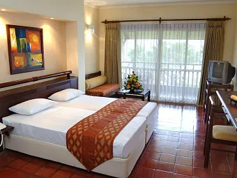 THE PALMS 4*