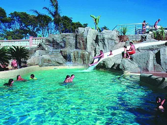 Водная горка в бассейне отеля PALAS  PINEDA 4*