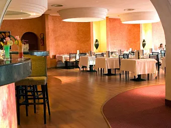 Отель GOLDEN TULIP TAJ SULTAN 5*