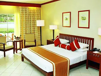 RIVERINA 4*